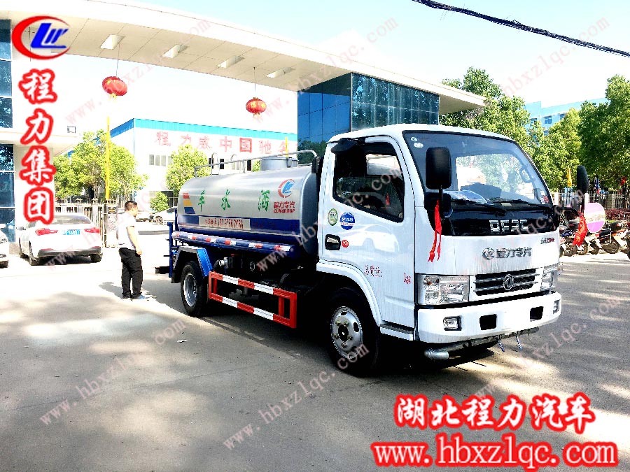 現(xiàn)在是灑水車旺季，大量備車抵不住購(gòu)買(mǎi)熱浪