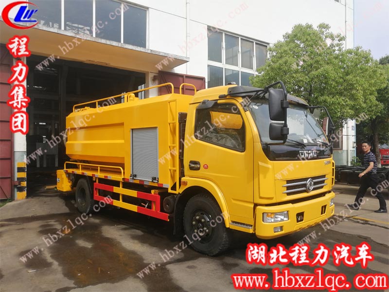 湖北程力集團清洗吸污車遠見聞名，深受廣大客戶追捧的多功能寶車！