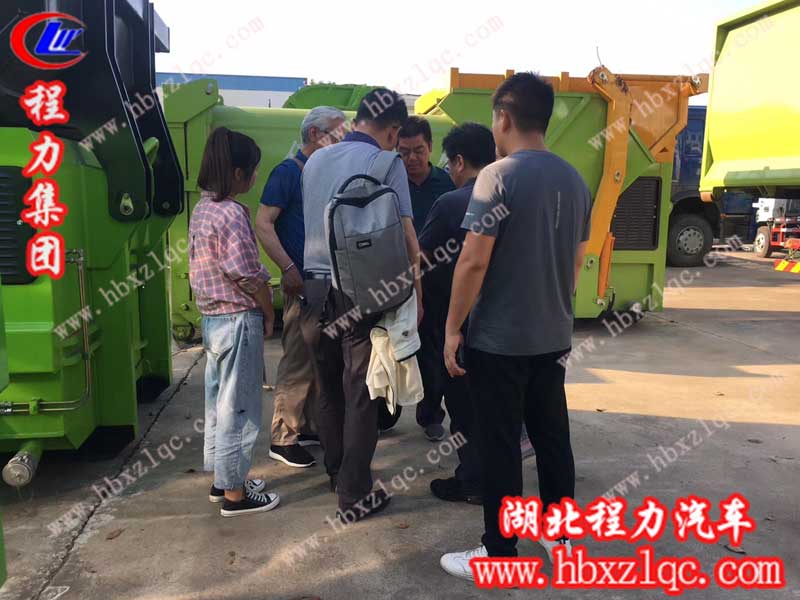 雄赳赳、氣昂昂、跨過太平洋——湖北程力集團(tuán)聯(lián)體壓縮垃圾站出口韓國啦