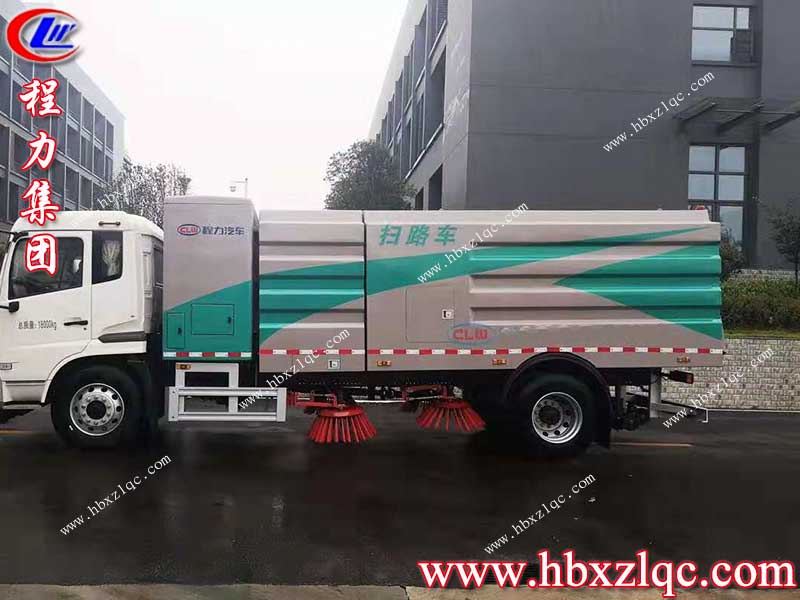 程力集團(tuán)純電動的東風(fēng)天錦掃路車，經(jīng)濟(jì)又環(huán)保