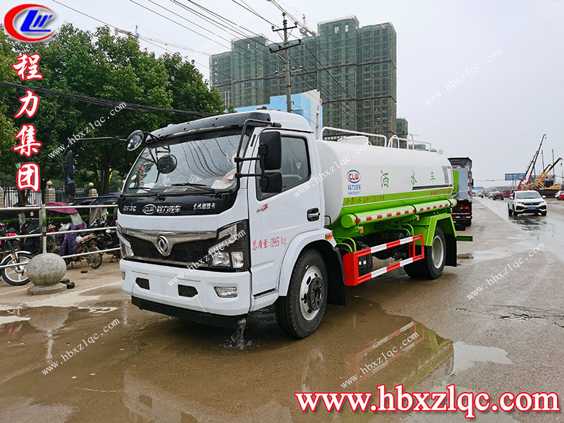 伴風(fēng)搭雨，程力集團(tuán)東風(fēng)福瑞卡灑水車發(fā)往甘肅嘉峪關(guān)