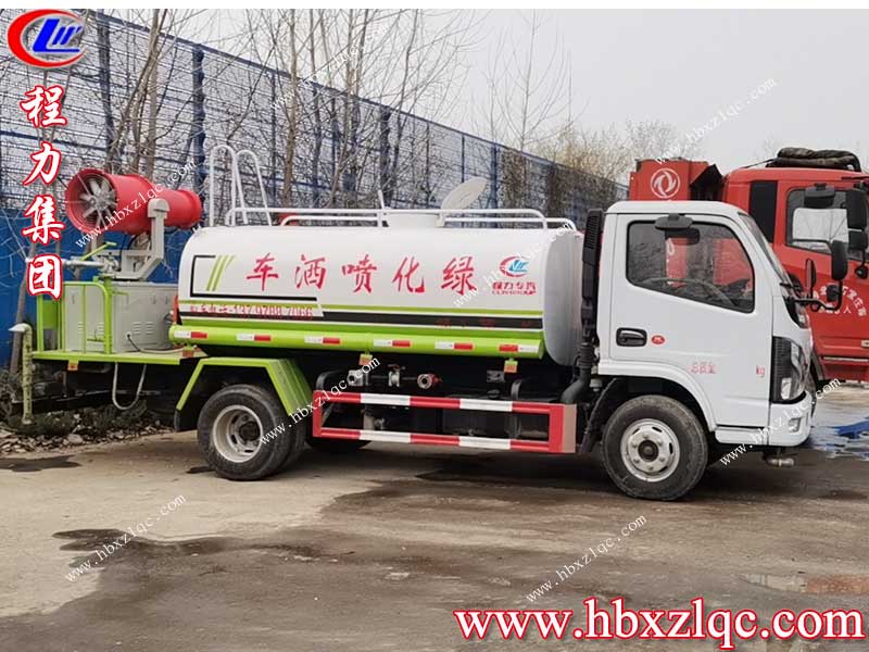 河北石家莊老客戶再次購買程力集團(tuán)東風(fēng)小多利卡灑水車，已順利交車