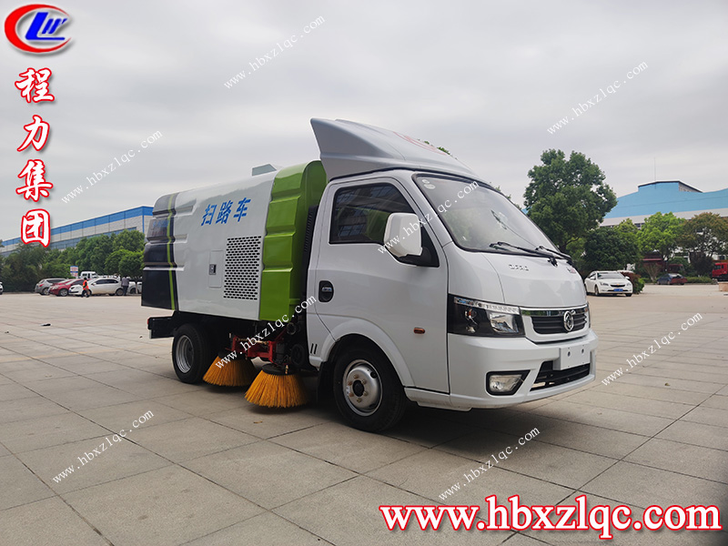 程力集團(tuán)東風(fēng)途逸掃路車，C證即可駕駛，再也不用為找司機(jī)而煩惱啦！