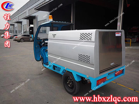 伸縮靈活，可360°旋轉(zhuǎn)，程力牌三輪高壓清洗車(chē)實(shí)現(xiàn)無(wú)死角清洗作業(yè)