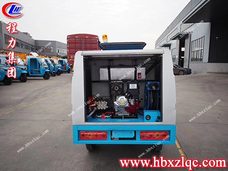 伸縮靈活，可360°旋轉(zhuǎn)，程力牌三輪高壓清洗車(chē)實(shí)現(xiàn)無(wú)死角清洗作業(yè)